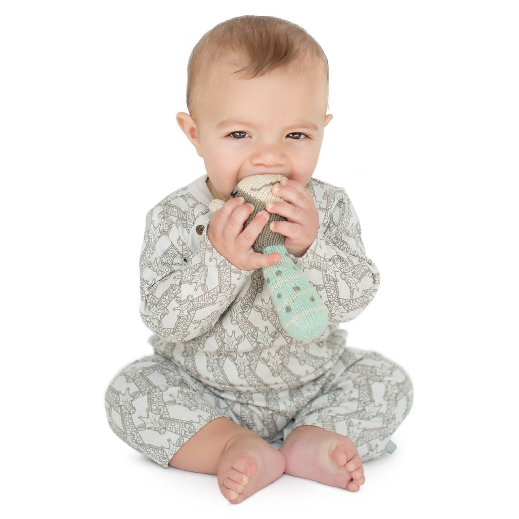 mini rattle | ami the giraffe